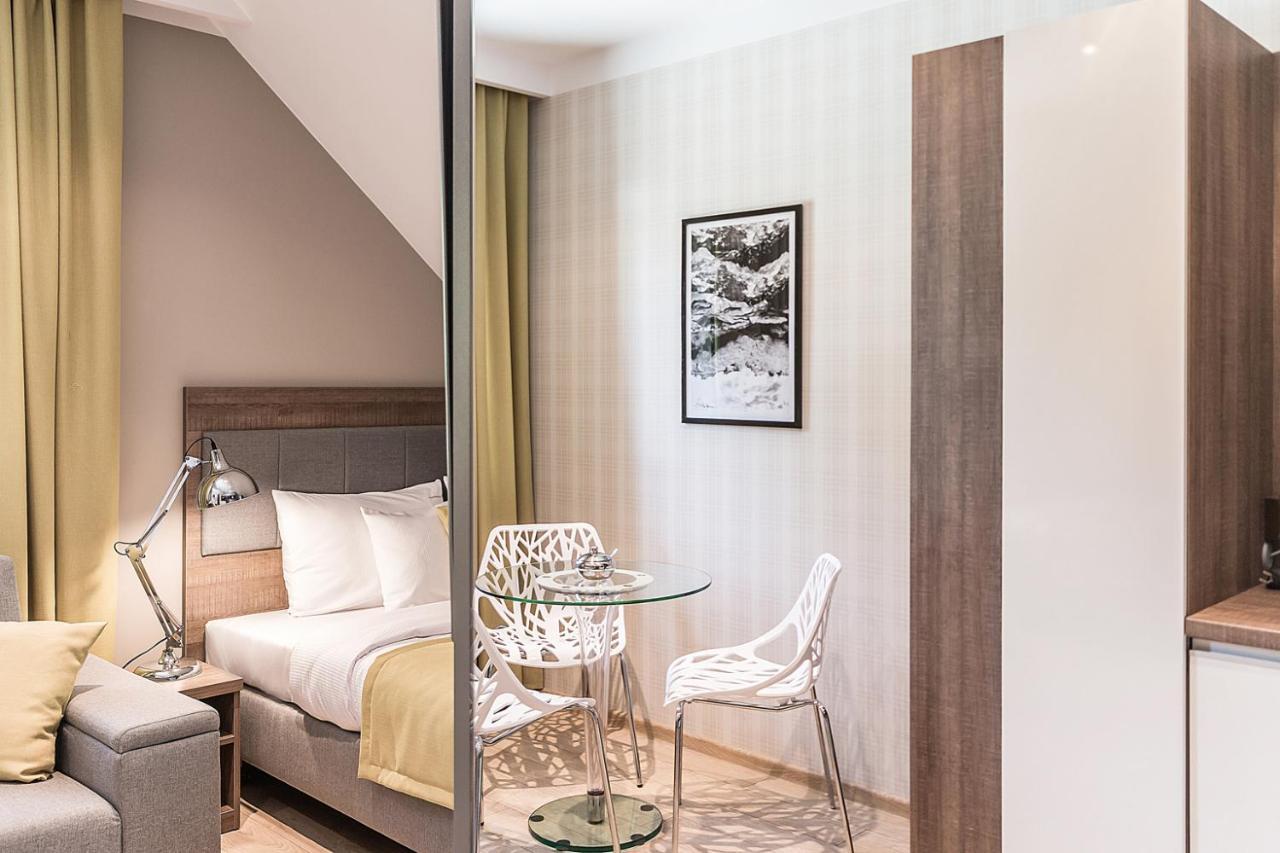 Apartamento 111 *